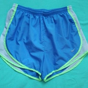 NIKE TEMPO SHORTS